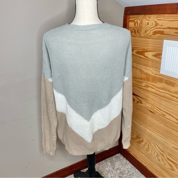 Unbranded Tan Grey White Colorblock Long Sleeve Crewneck Knit Sweater - Picture 3 of 7